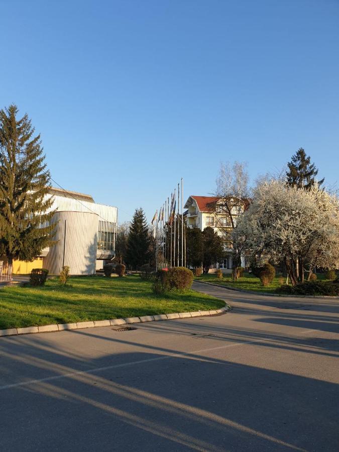 Hotel Everest Târgu-Mureş Eksteriør bilde